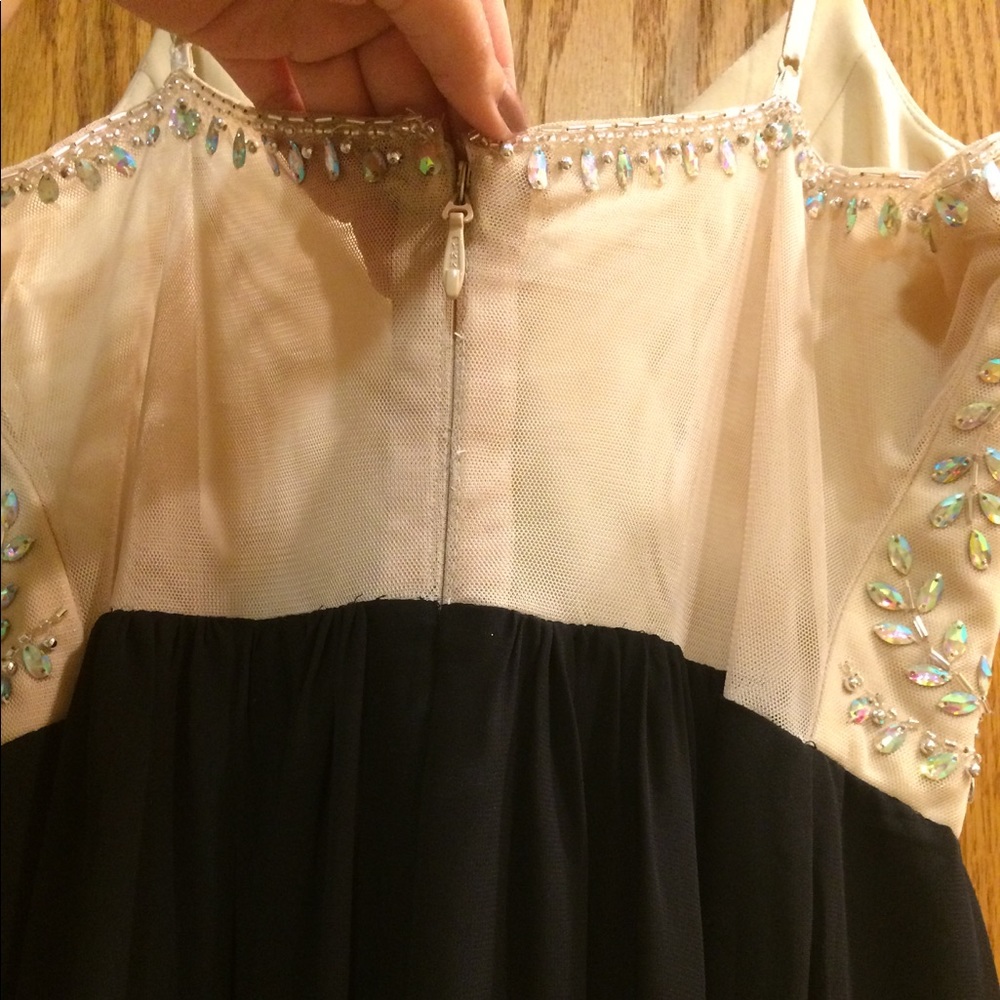 Prom dress- Size 9 - Picture 5 of 5